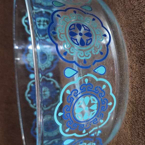 Pyrex Mixing Bowl - Picture 2 of 4